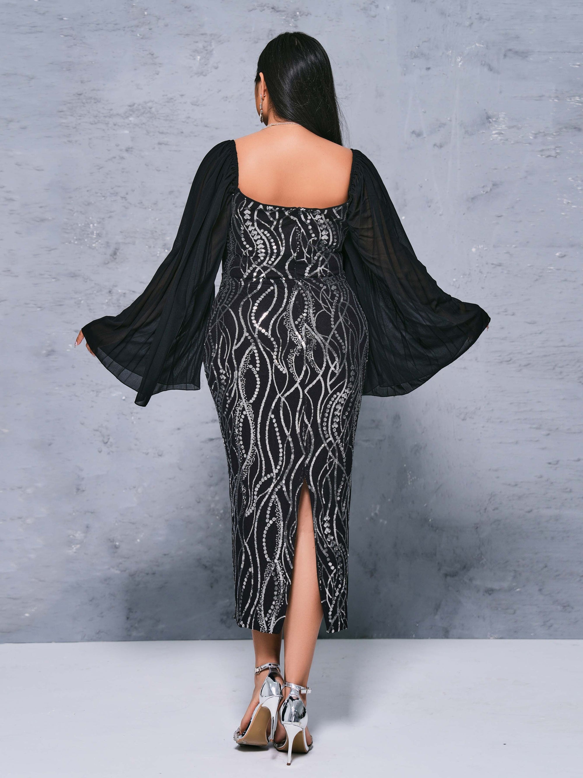 Vestido Midi Plus Size com Lantejoulas e Mangas em Painel - Modelo PRH308028