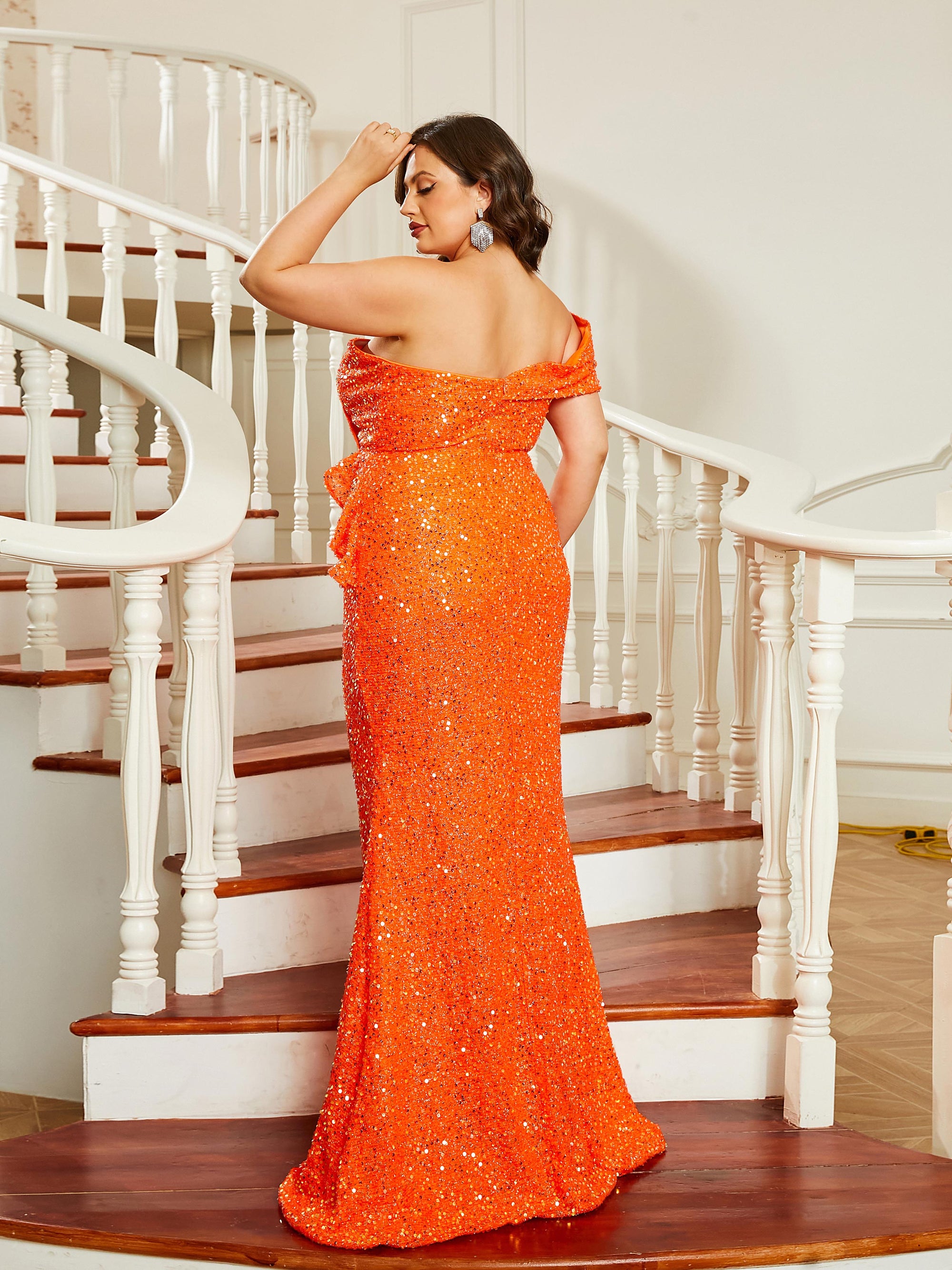 Vestido de Festa Plus Size Sem Alças com Lantejoulas e Cauda de Sereia - PWY46