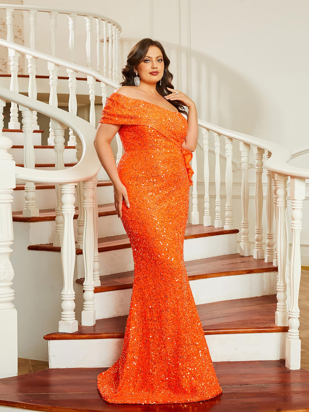 Vestido de Festa Plus Size Sem Alças com Lantejoulas e Cauda de Sereia - PWY46