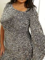 Vestido Maxi Cinza Plus Size com Lantejoulas e Manga Única para Festas - PXH2259